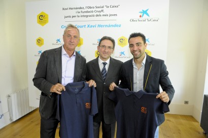 Iniciativa Cruyff Courts Xavi Hernández