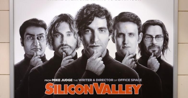 Black Mirror, Silicon Valley y otras tres series para aprender economía este verano