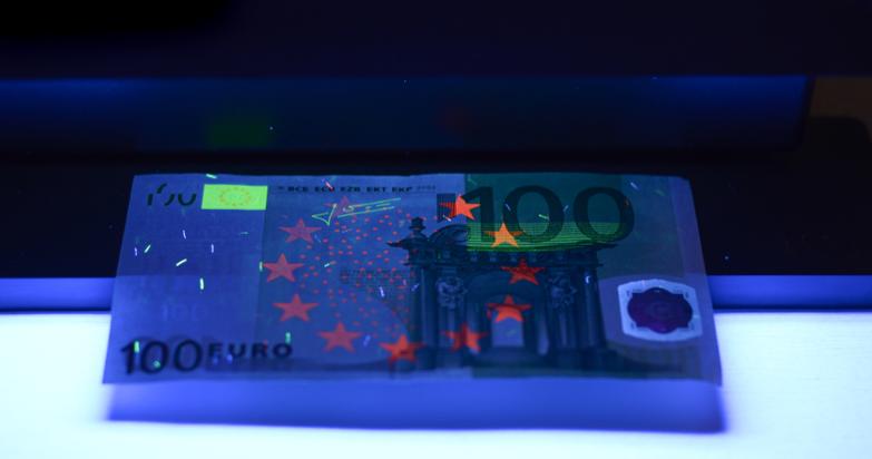 El BCE lanza nuevos billetes de 100 y 200 euros, a prueba de falsificadores