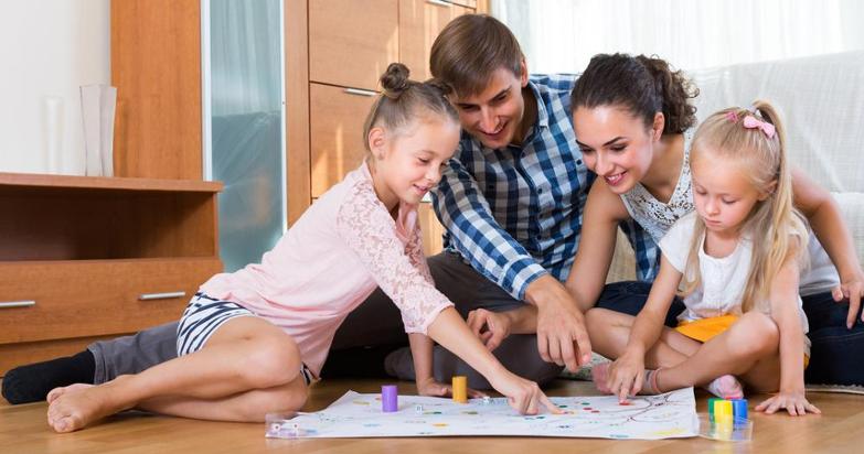 Cuatro juegos de mesa para aprender economía en familia
