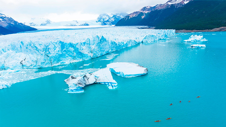 Gigantes de hielo: un recorrido por los glaciares del mundo (sí, también de España)